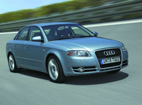 W Audi A4 DƬ D 