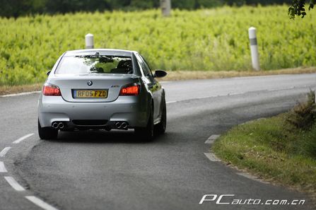 R BMW M5 DƬ D 