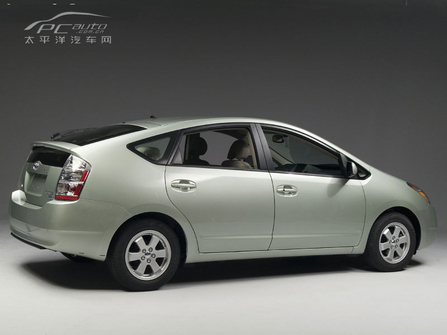 S Toyota Prius DƬ D 